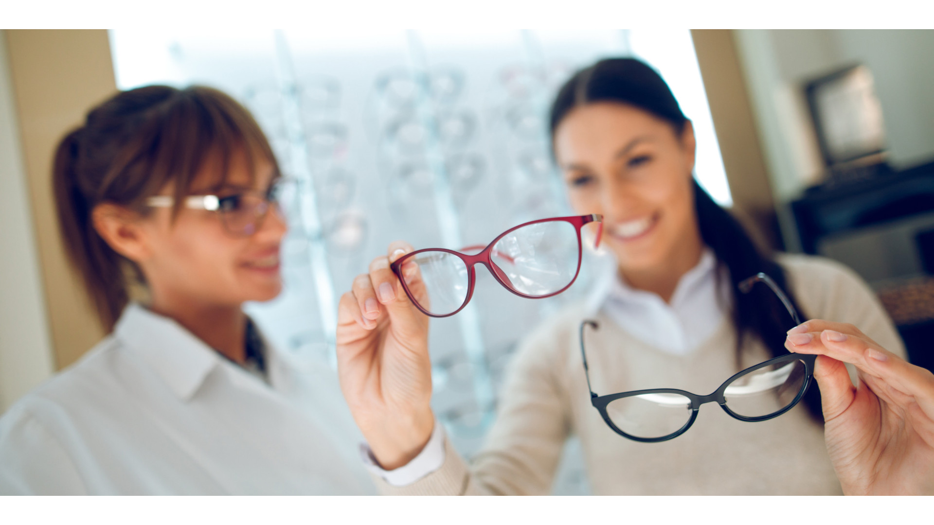 Occhiali da lettura: quando è il momento di acquistare degli occhiali da vicino?